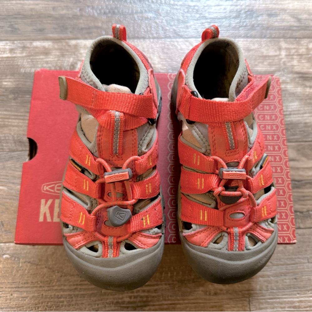 Girls KEEN shoes